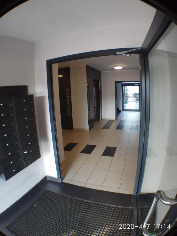 Appartamento 1090 Smialego 38 - Tanie Pokoje W Apartamencie - Samodzielne Zameldowanie - Self Check In Poznań Esterno foto